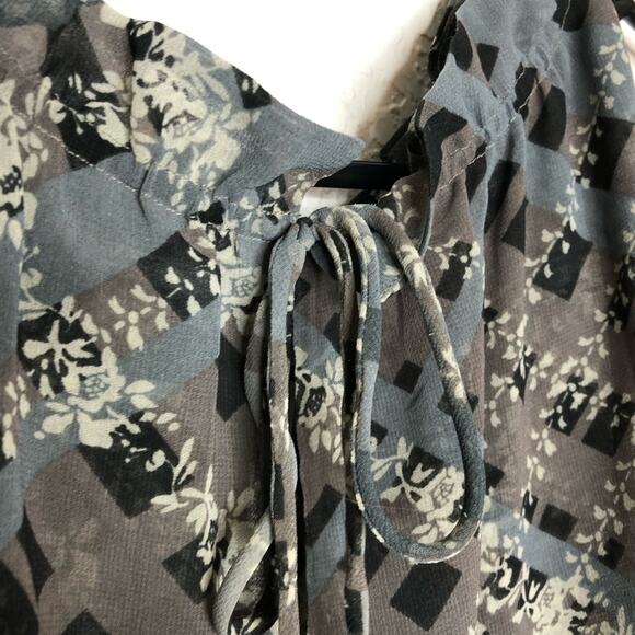 Cabi Graph Trellis gray taupe striped floral sleeveless top size Medium #3451 - Picture 13 of 15